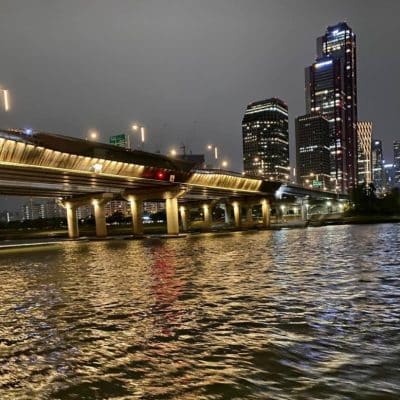 217 Cruise on Han river