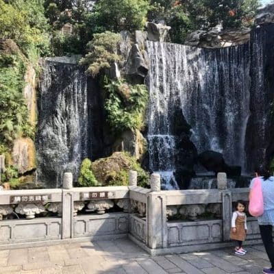25 Lungshan temple Taipei